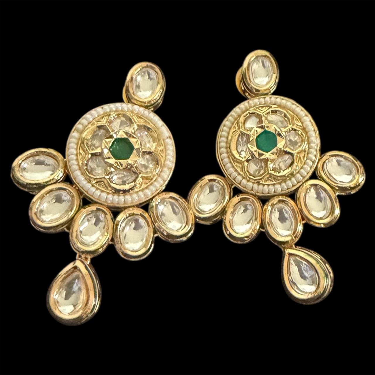 Elegant Emerald-Core Kundan Set