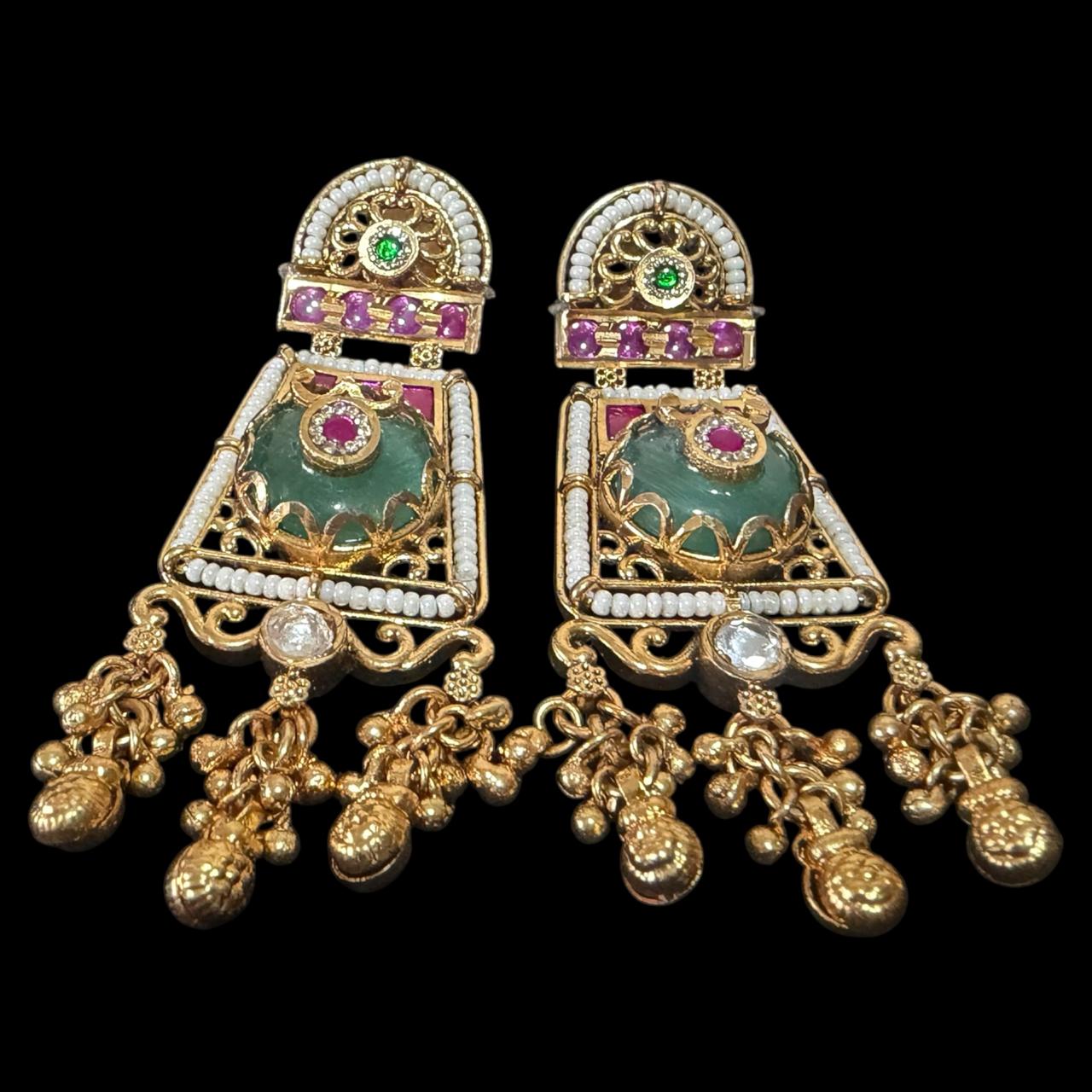 The Regal Heritage Choker Set