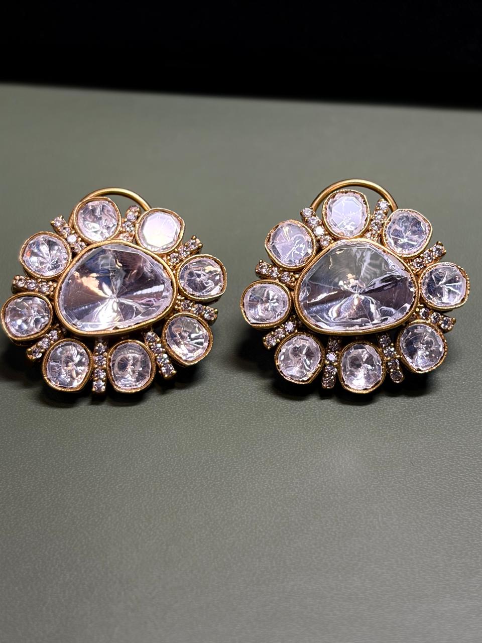 Mossanite 18 k Gold Polish Studs