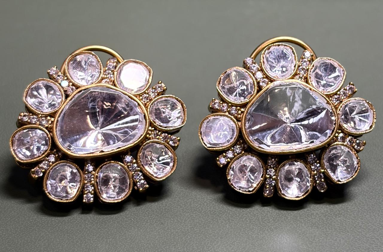 Mossanite 18 k Gold Polish Studs