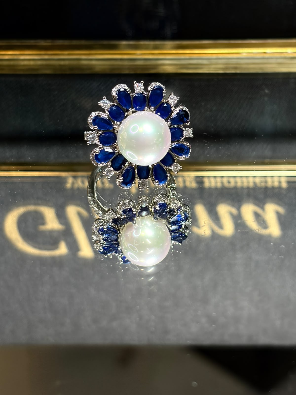 The Glitana Blue  Floret