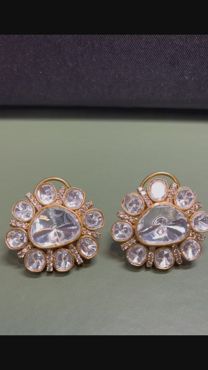Mossanite 18 k Gold Polish Studs
